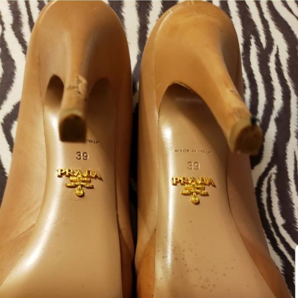 Prada Pumps